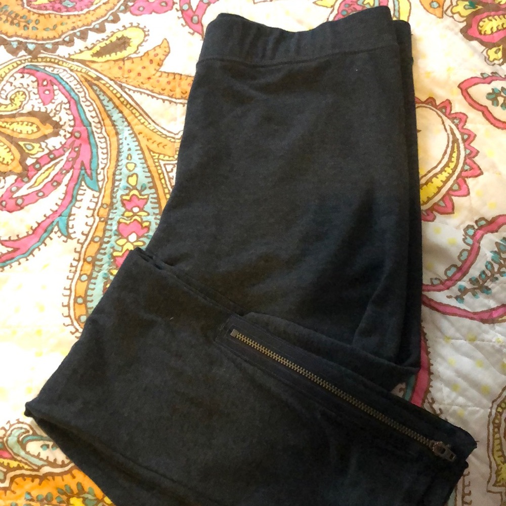 American Eagle Large hi rise leggings